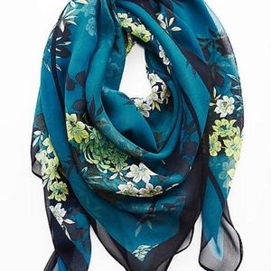 J. Jill NEW Luxurious Lightweight Silk Floral Scarf NWT